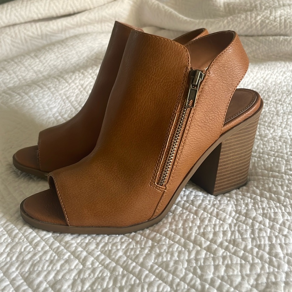 Women’s sandals